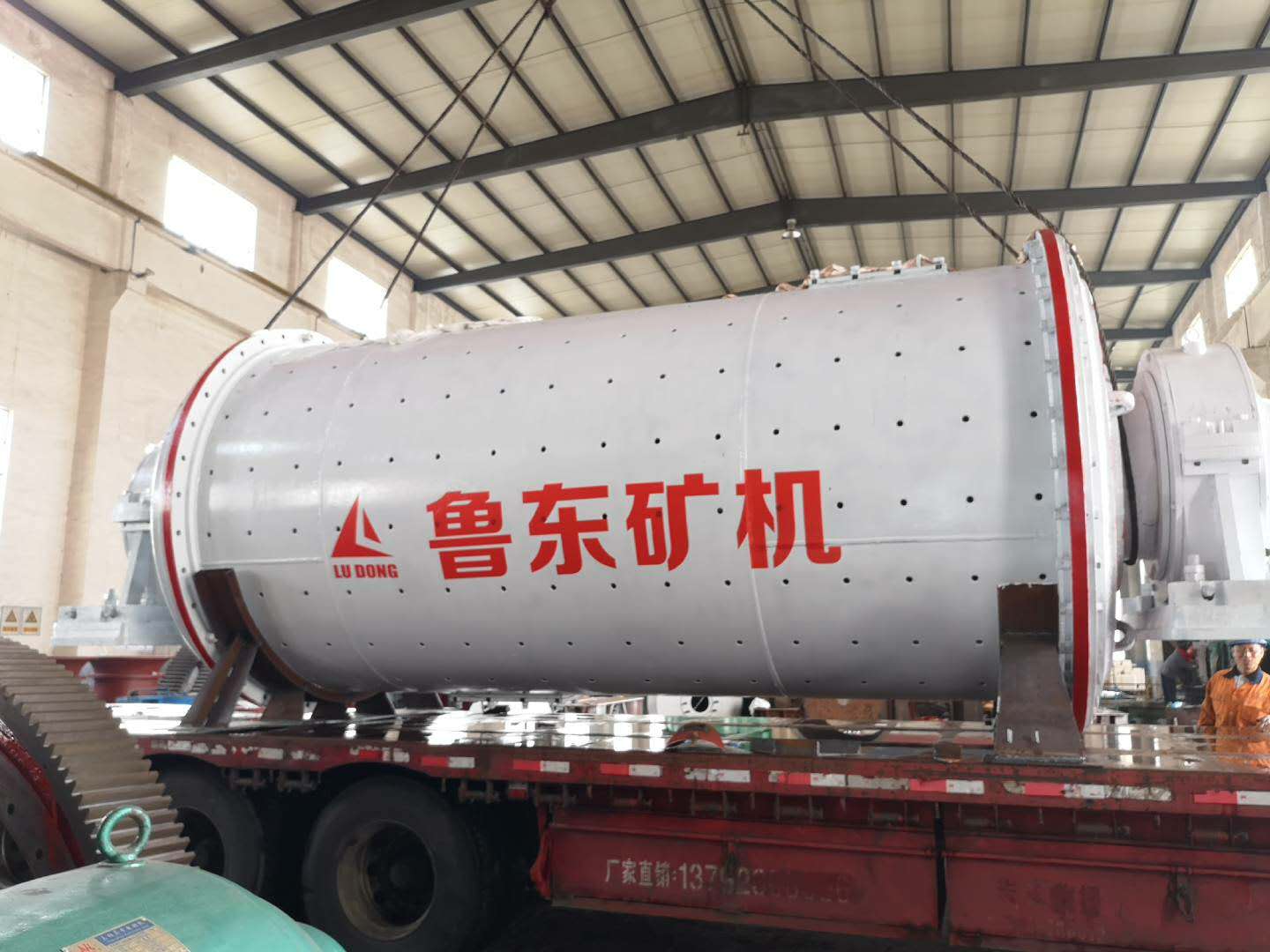 球磨機生產(chǎn)廠家:減少球磨機在工作當中沒必要的磨損