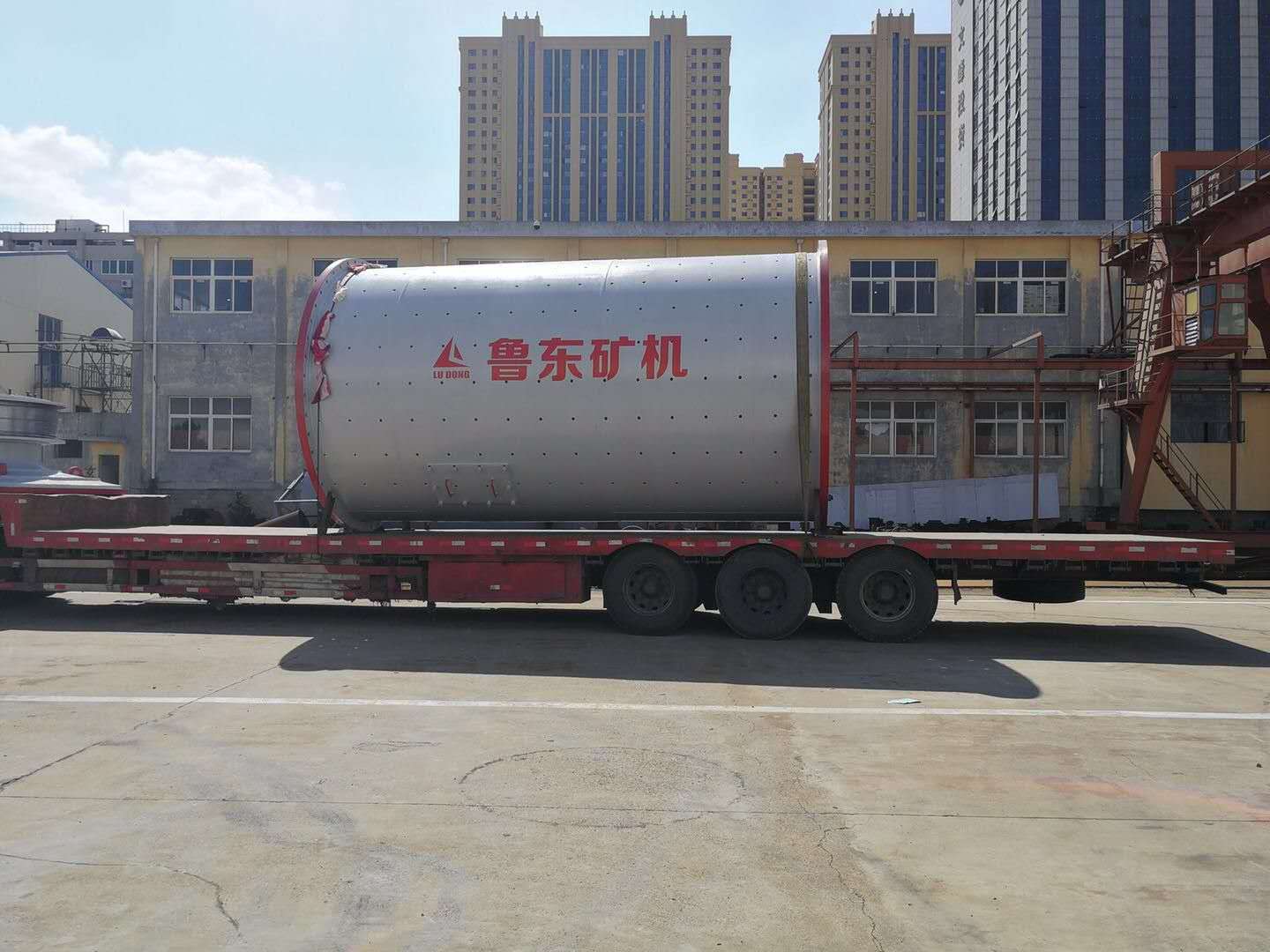球磨機生產(chǎn)廠家怎樣減少球磨機在工作當中沒必要的磨損